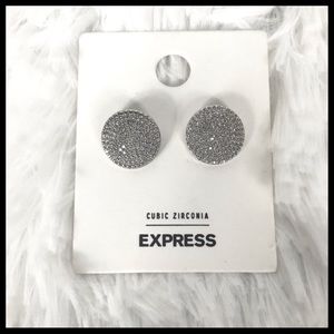 Express▪️Pavé Cubic Zirconia Stud Earrings